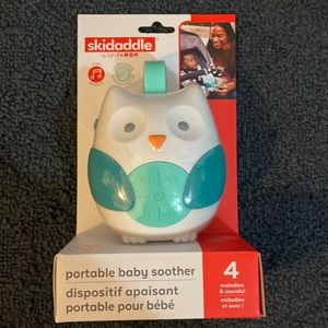 Portable baby soother